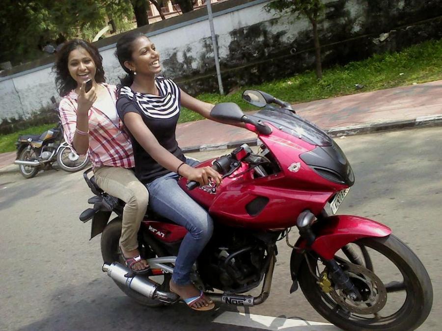 Indian biker girls 001