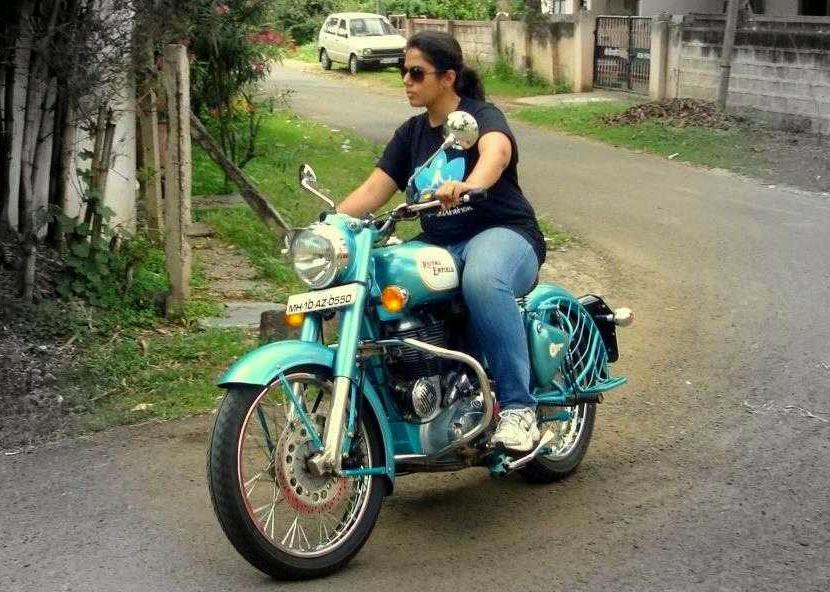Indian biker girls 006